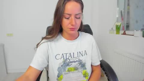 diamondkay_ online show from May 23, 6:07 am