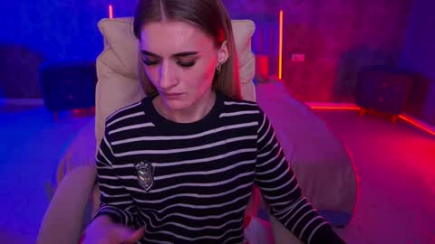 DiamondNina online show from April 16, 8:09 pm