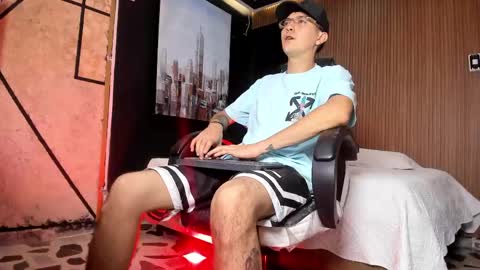 diamondss_1 online show from May 19, 9:43 pm