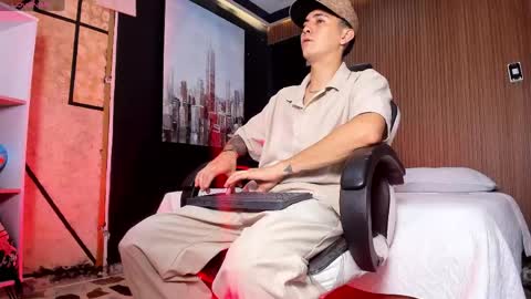 diamondss_1 online show from May 21, 8:38 pm