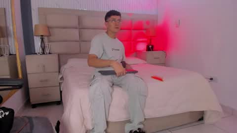 diamondss_1 online show from May 29, 9:13 pm