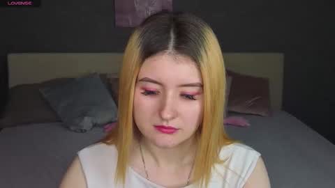 Snapshot of diana_davis chatting on November 15, 1:03 am Diana online show from November 15, 1:03 am