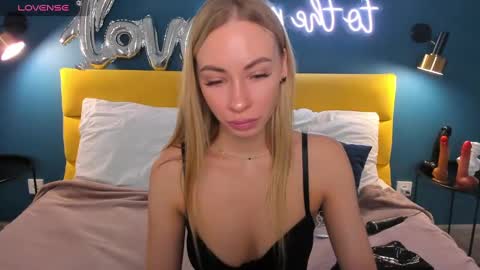 Snapshot of diana_garrett chatting on March 2, 1:36 am Diana  online show from March 2, 1:36 am