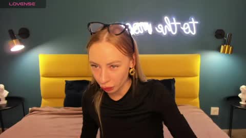 Diana  online show from May 25, 8:42 am