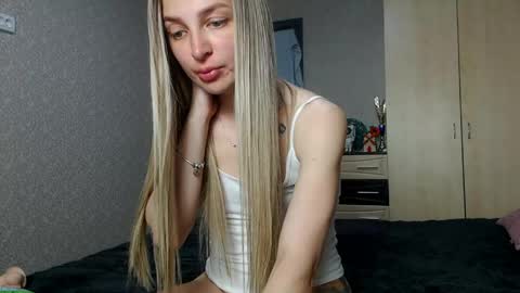 Snapshot of diana_lambert chatting on May 23, 7:40 pm diana_lambert online show from May 23, 7:40 pm