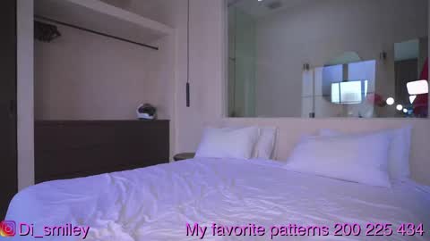 Snapshot of diana_smiley chatting on March 18, 1:20 am Diana online show from March 18, 1:20 am