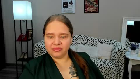 Snapshot of dianakristol chatting on May 17, 5:27 am Diana online show from May 17, 5:27 am