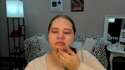 Snapshot of dianakristol chatting on May 17, 5:31 pm Diana online show from May 17, 5:31 pm