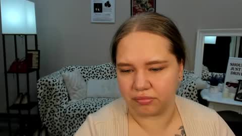Snapshot of dianakristol chatting on May 18, 4:07 am Diana online show from May 18, 4:07 am