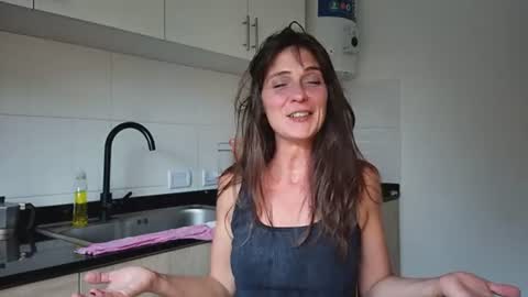 Snapshot of dianalove34 chatting on August 5, 6:33 pm dianalove34 online show from August 5, 6:33 pm
