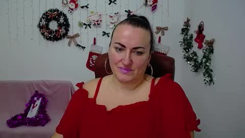 Snapshot of dianamgg chatting on December 16, 6:46 pm Diana online show from December 16, 6:46 pm