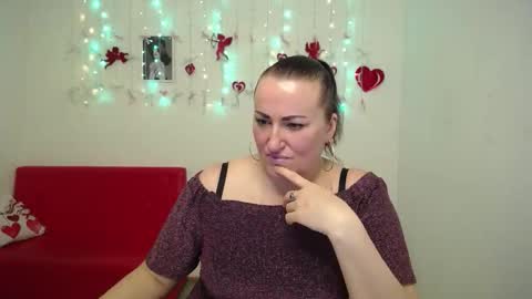Snapshot of dianamgg chatting on February 12, 8:53 am Diana online show from February 12, 8:53 am