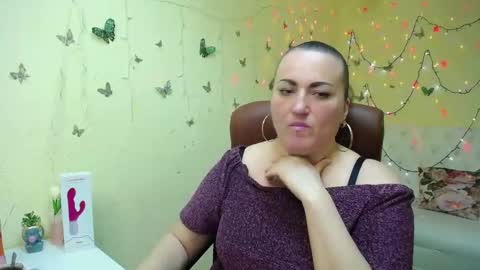 Snapshot of dianamgg chatting on March 25, 6:52 am Diana online show from March 25, 6:52 am