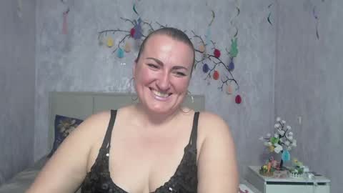 Snapshot of dianamgg chatting on April 13, 11:27 am Diana online show from April 13, 11:27 am