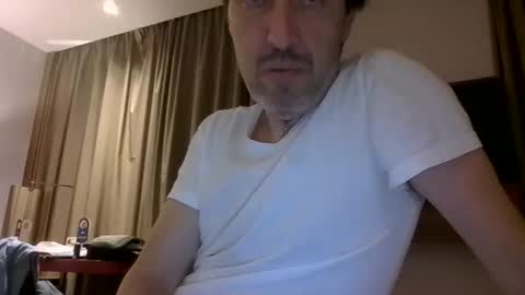 Snapshot of diavoletto555 chatting on March 4, 9:10 pm diavoletto555 online show from March 4, 9:10 pm