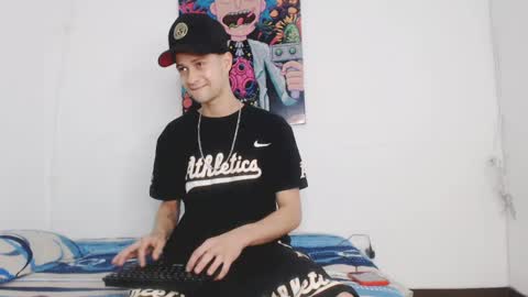 dick_boy_18 online show from May 22, 10:04 pm