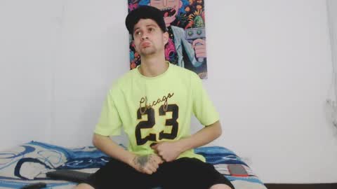 dick_boy_18 online show from May 27, 4:37 pm