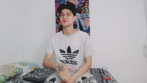 dick_boy_18 online show from May 29, 9:57 pm