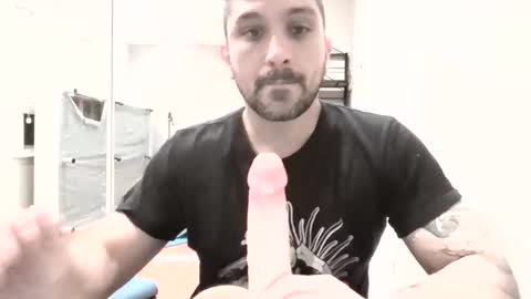 Snapshot of dickonhurry chatting on May 15, 10:44 am dickonhurry online show from May 15, 10:44 am