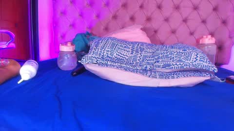 Snapshot of didiane_ chatting on February 4, 7:22 pm Diane online show from February 4, 7:22 pm