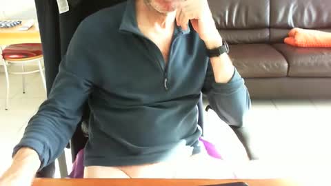 Snapshot of didonc chatting on March 1, 8:38 am didonc from france..... online show from March 1, 8:38 am