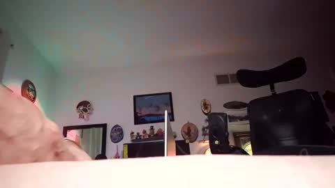 Snapshot of didudoit chatting on October 22, 1:39 am Dug 53 online show from October 22, 1:39 am