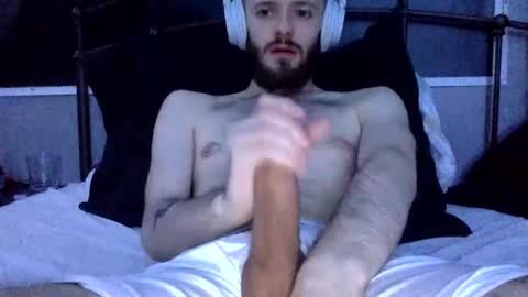 Snapshot of digbicknik chatting on February 9, 3:22 am digbicknik online show from February 9, 3:22 am