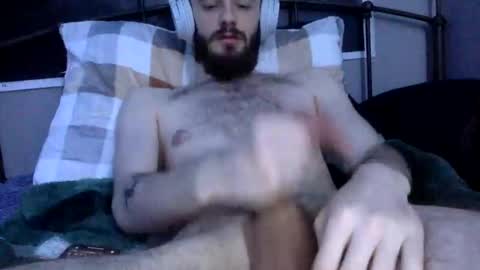 Snapshot of digbicknik chatting on February 23, 9:55 am digbicknik online show from February 23, 9:55 am