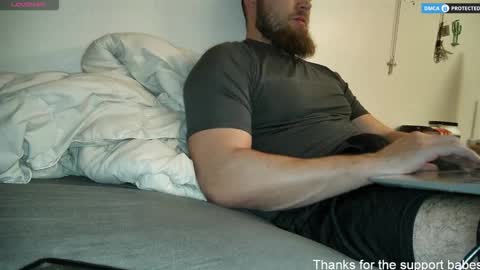 Snapshot of dikdowndaddy chatting on December 1, 4:06 am Daddy online show from December 1, 4:06 am