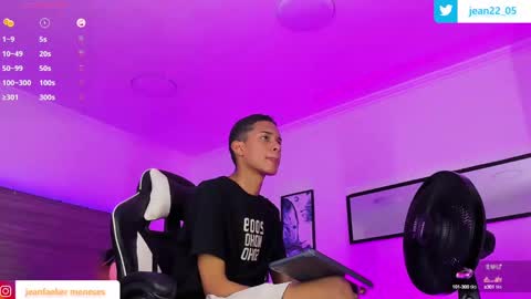 Snapshot of dilam_alfonzo chatting on February 1, 9:19 pm Dilan online show from February 1, 9:19 pm