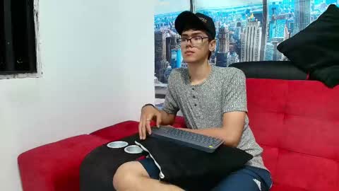 Snapshot of dilan_cock_ chatting on January 29, 12:12 am dilan cock online show from January 29, 12:12 am