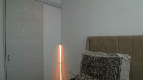 Snapshot of dilan_coy chatting on June 25, 9:19 pm Dilan Coy online show from June 25, 9:19 pm