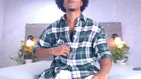 Snapshot of dilan_hall chatting on May 16, 12:29 am dilan_hall online show from May 16, 12:29 am