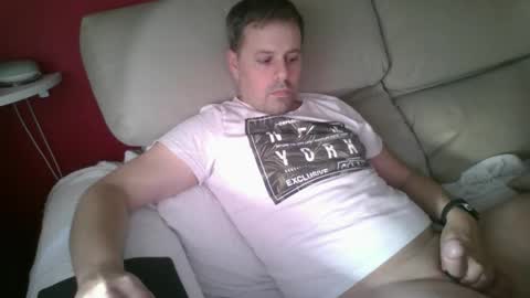 dili999 online show from October 6, 5:32 pm