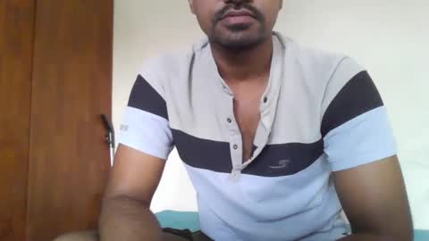 Snapshot of dilip_09 chatting on December 19, 3:18 am dilip_09 online show from December 19, 3:18 am