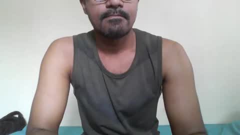 Snapshot of dilip_09 chatting on December 24, 6:33 am dilip_09 online show from December 24, 6:33 am