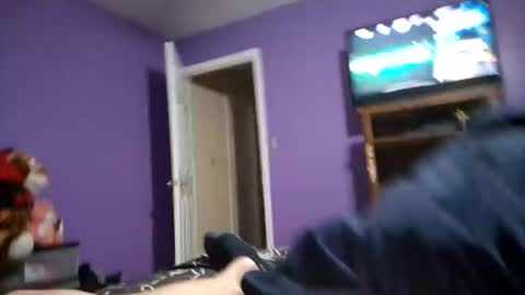 Snapshot of dillifambam08 chatting on March 1, 6:04 am dillifambam08 online show from March 1, 6:04 am