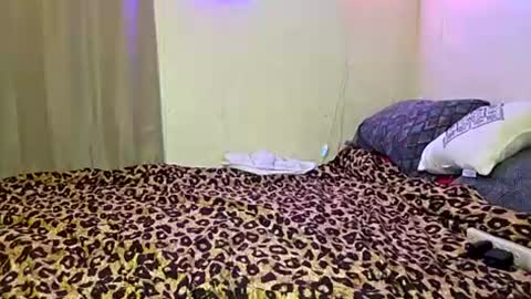Snapshot of dimepiecexxx chatting on June 19, 7:12 am Sofie online show from June 19, 7:12 am