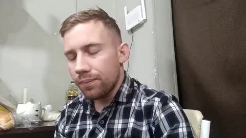 D  V  online show from December 4, 5:33 pm