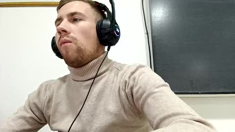 D  V  online show from December 6, 11:11 am