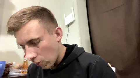 D  V  online show from December 12, 5:37 pm