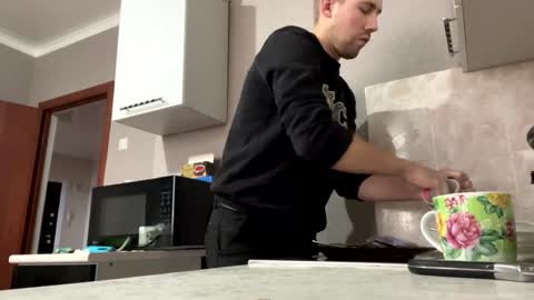 D  V  online show from January 4, 10:05 am