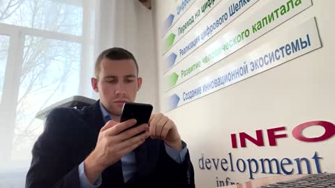 D  V  online show from January 8, 10:04 am