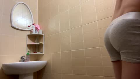 D  V  online show from January 20, 7:25 pm