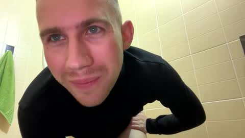 D  V  online show from January 29, 4:30 pm