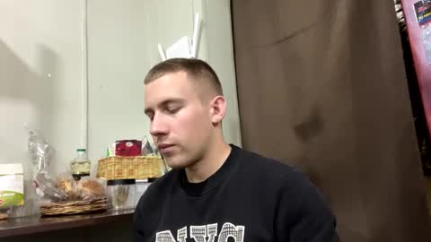 D  V  online show from February 6, 5:40 pm