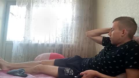 D  V  online show from October 4, 11:41 am