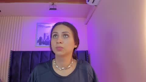 Snapshot of diosa_cristal chatting on June 19, 3:22 am Cristal online show from June 19, 3:22 am