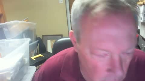 DirtkPitt Fun guy working online show from December 8, 4:39 pm