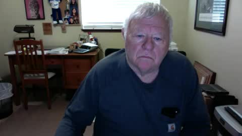 dirtrider195080438 online show from May 20, 5:30 pm